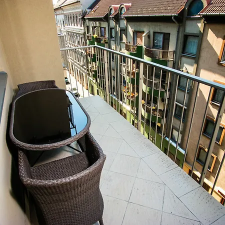 アパートホテル Vision